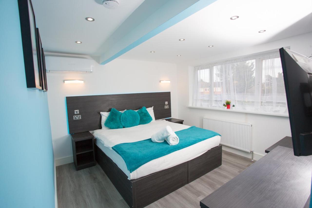Legoland Heathrow Windsor Apartment Hotel Slough Exteriör bild