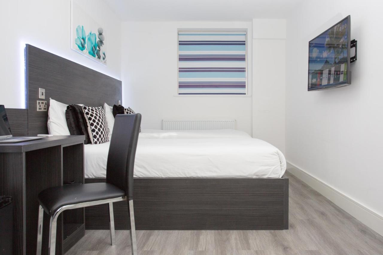 Legoland Heathrow Windsor Apartment Hotel Slough Exteriör bild