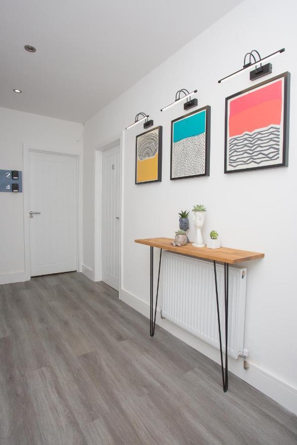 Legoland Heathrow Windsor Apartment Hotel Slough Exteriör bild