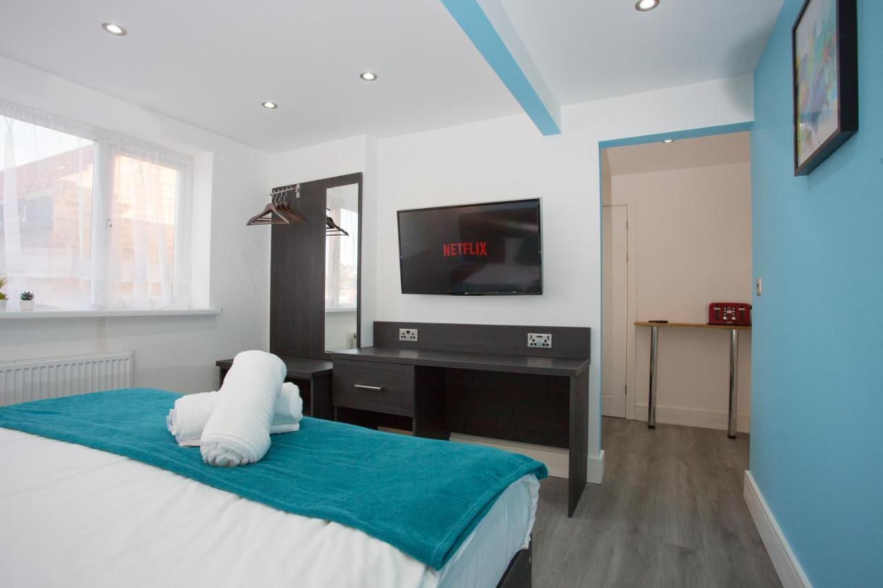 Legoland Heathrow Windsor Apartment Hotel Slough Exteriör bild