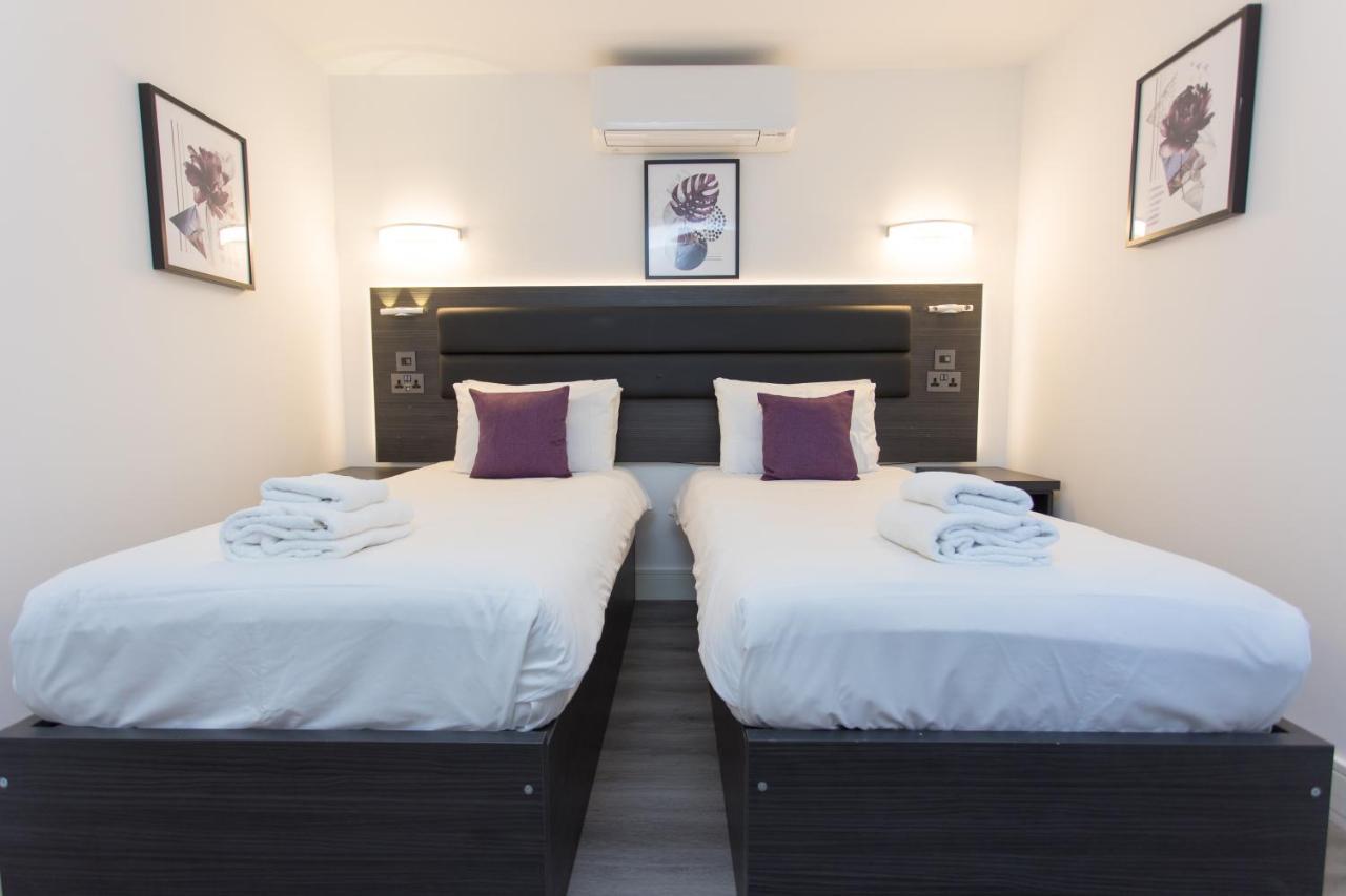 Legoland Heathrow Windsor Apartment Hotel Slough Exteriör bild