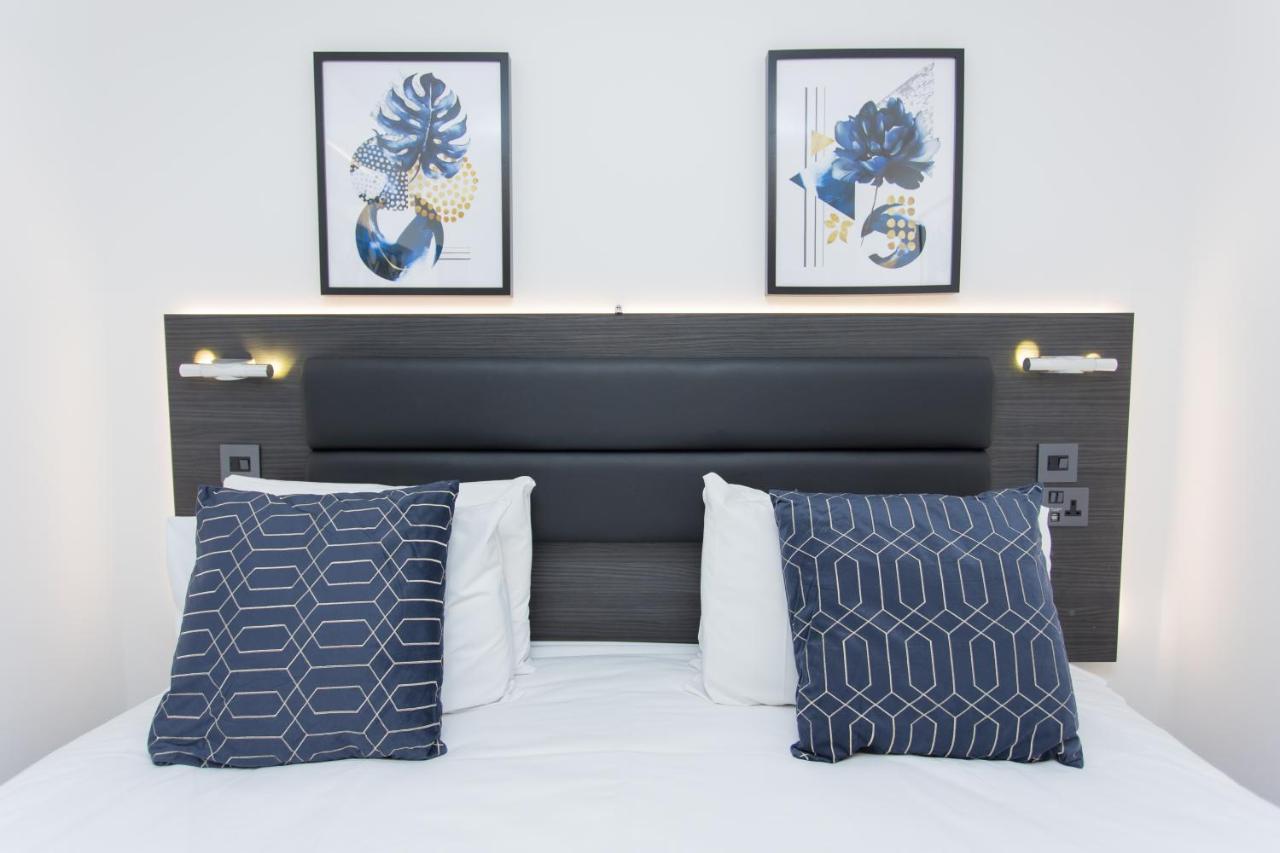 Legoland Heathrow Windsor Apartment Hotel Slough Exteriör bild